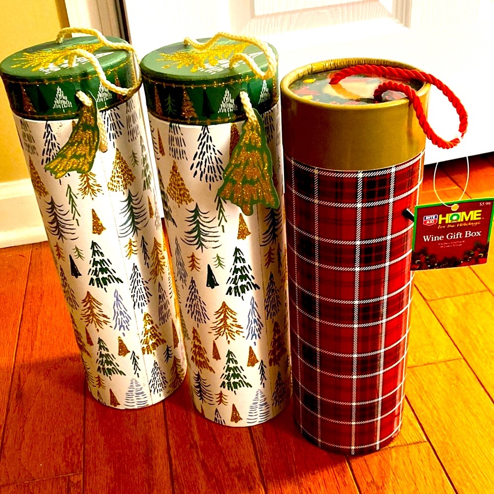 NWT 3 Wine gift box.